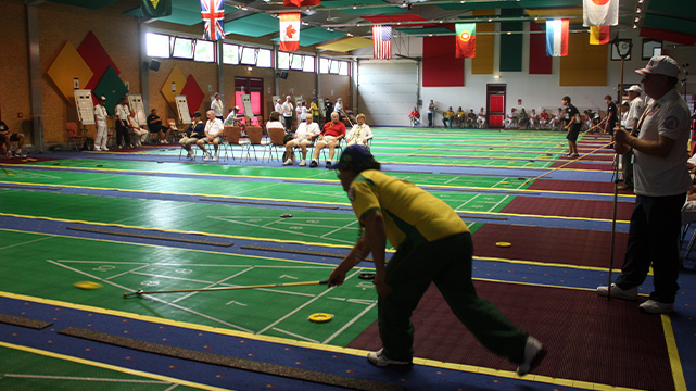 Shuffleboard-Tournament-Player