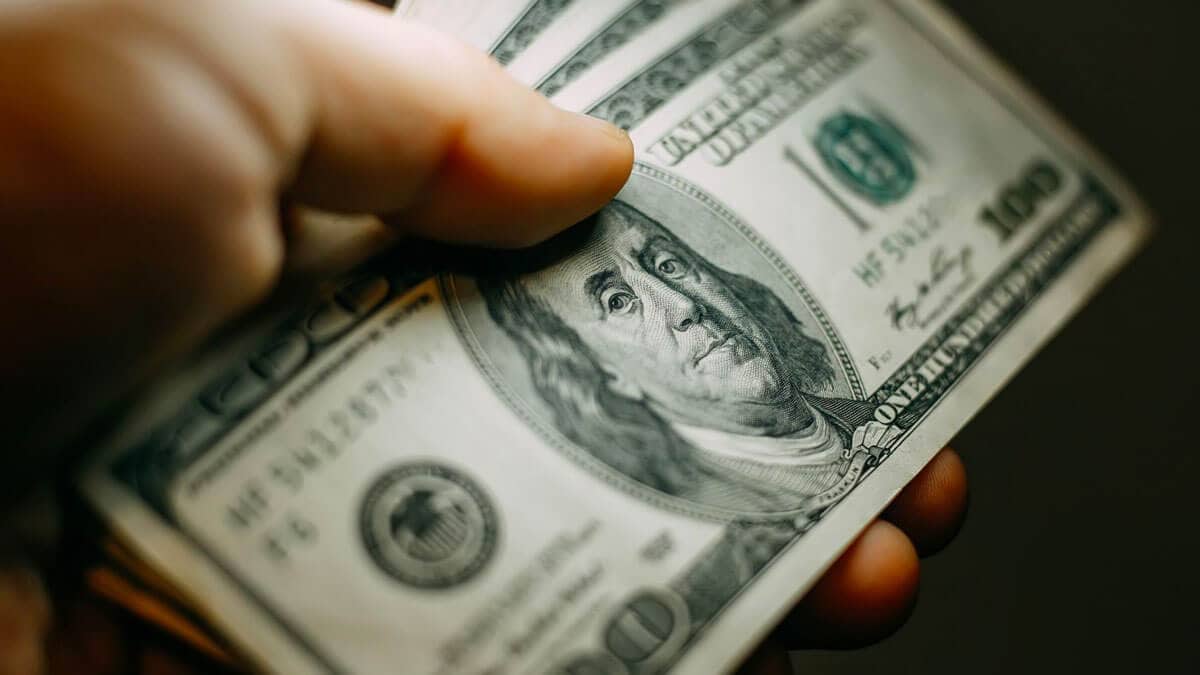 one hundred dollar bill